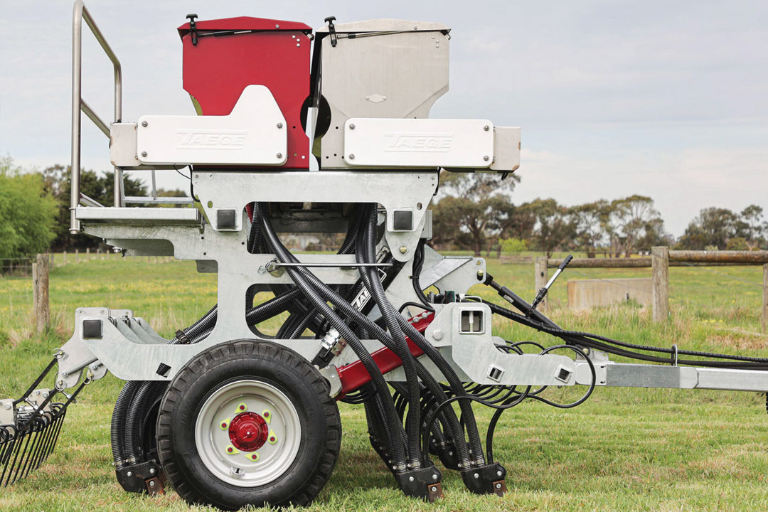 DB300/ DB360 DOUBLE BOX TRAILED SEEDER