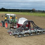 CroppedImage630390-Taege-Single-Air-Seeder-Working-Landscape-48